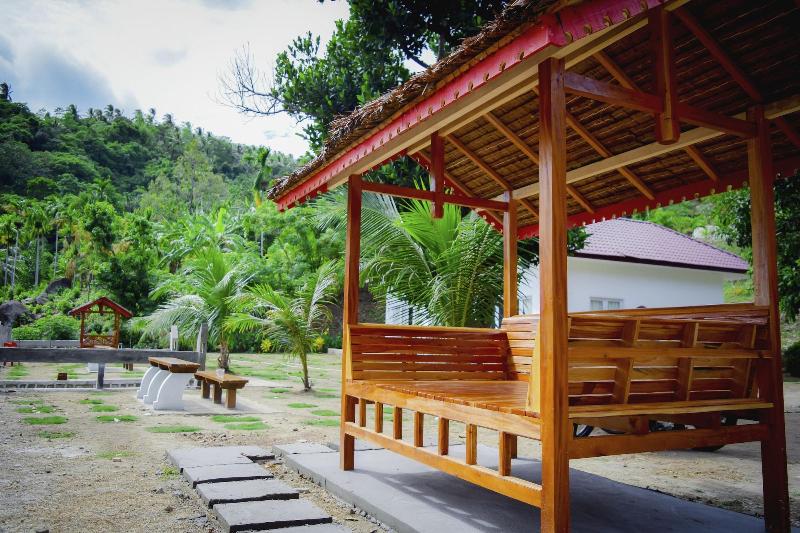 تختخواب و صبحانه The Hawk's Nest Resort