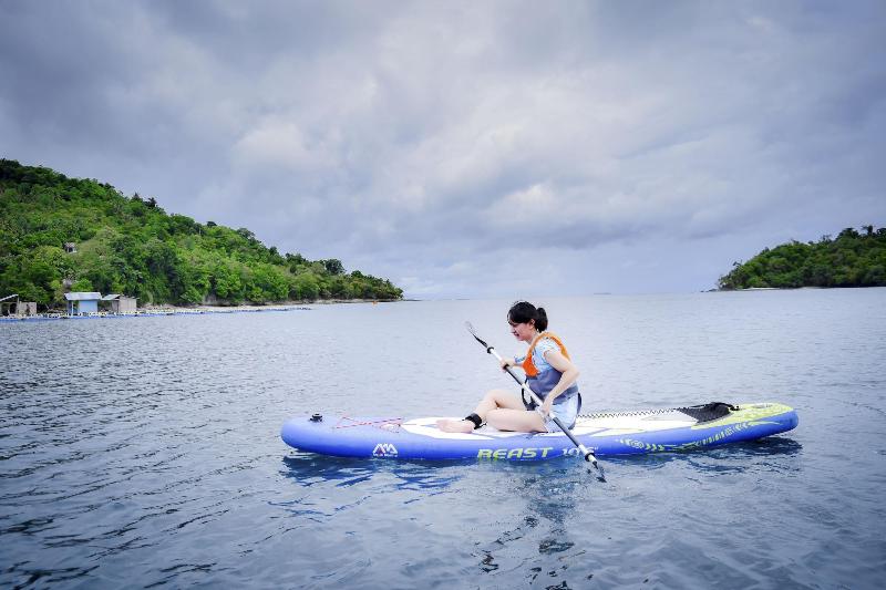 تختخواب و صبحانه The Hawk's Nest Resort