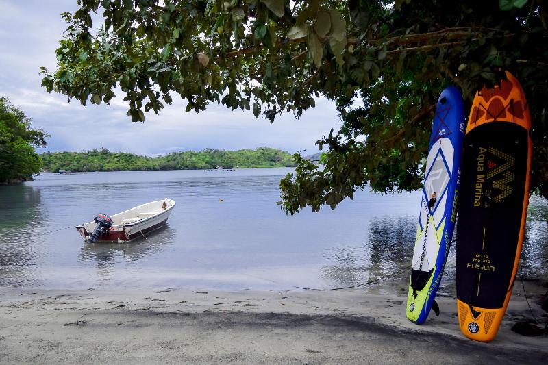 تختخواب و صبحانه The Hawk's Nest Resort