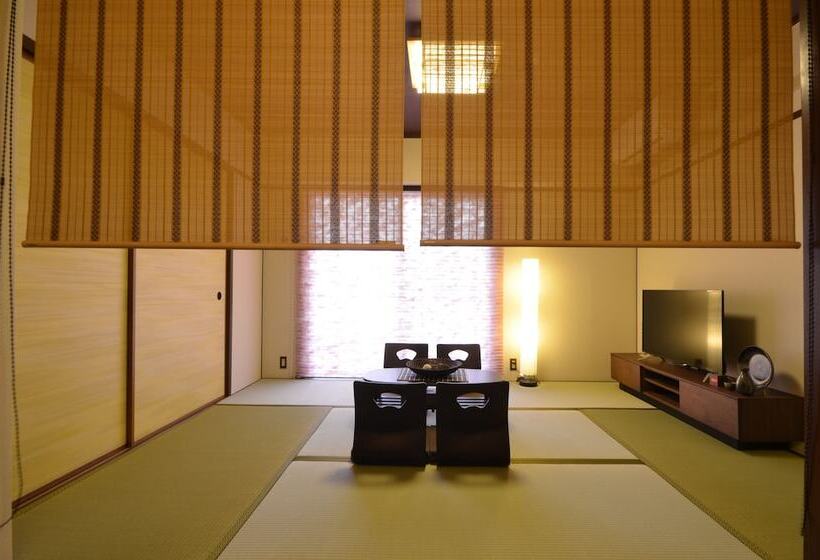 בית מלון כפרי Alphabed Takamatsu Marugamemachi