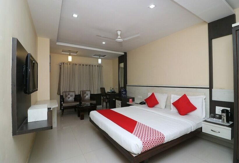 فندق Lotus By Oyo Rooms