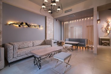 هتل Neikos Mediterraneo Luxury Suites