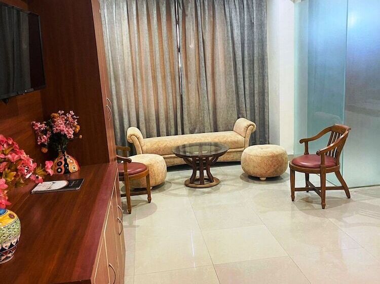 فندق Royal Amer City