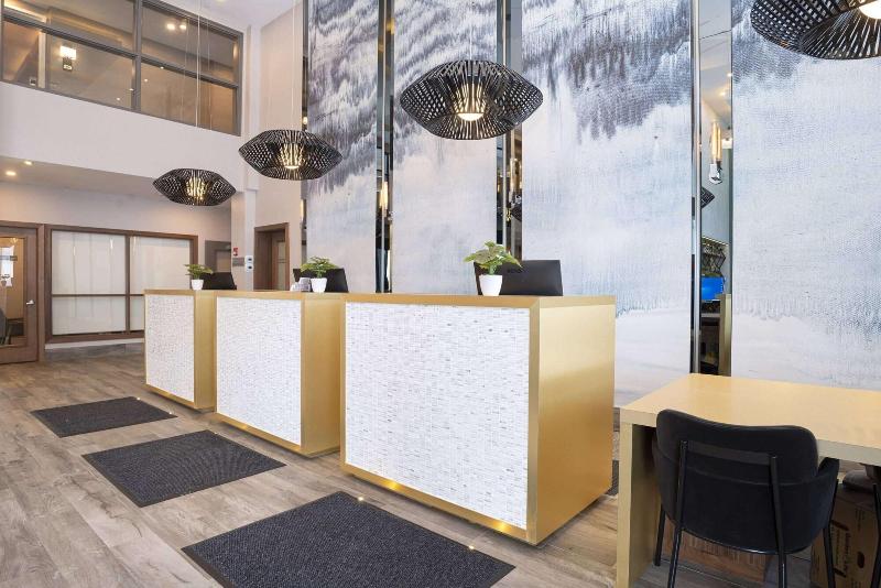 בית מלון כפרי Sandman Signature Sherwood Park