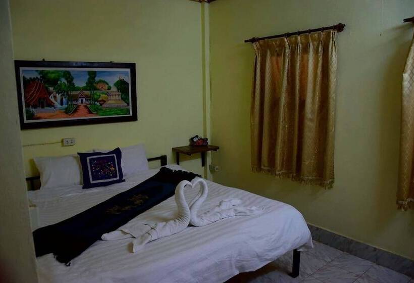 پانسیون Manotemple House