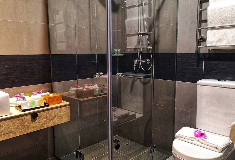 Az Hotel & Serviced Apartments