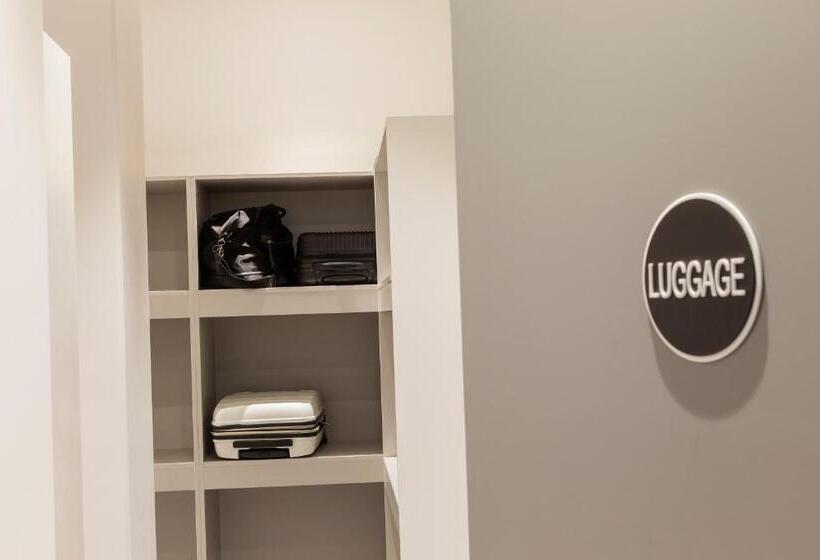 Brady Hotels Jones Lane