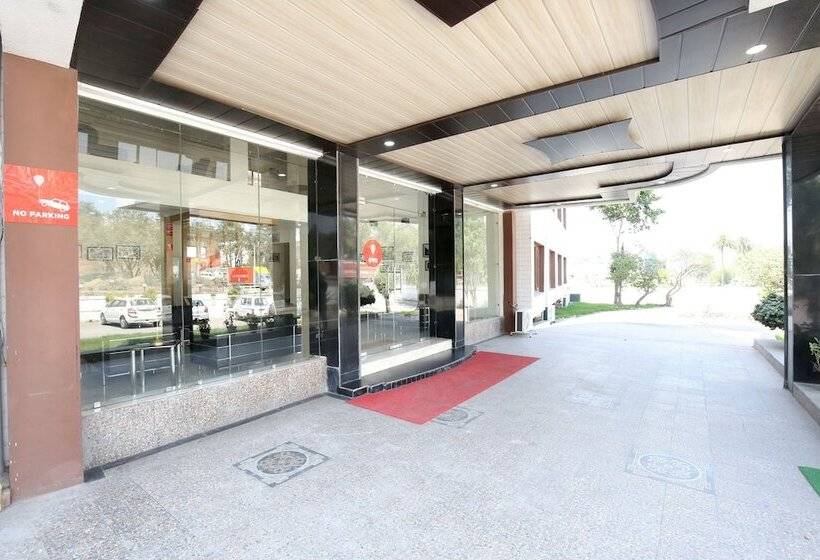 فندق Capital O 12767  Grand Chinar
