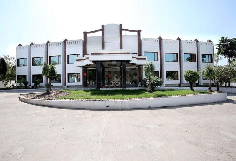 فندق Capital O 12767  Grand Chinar