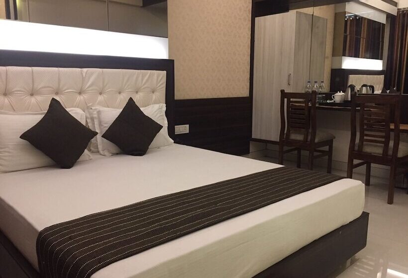 فندق Grand Residency