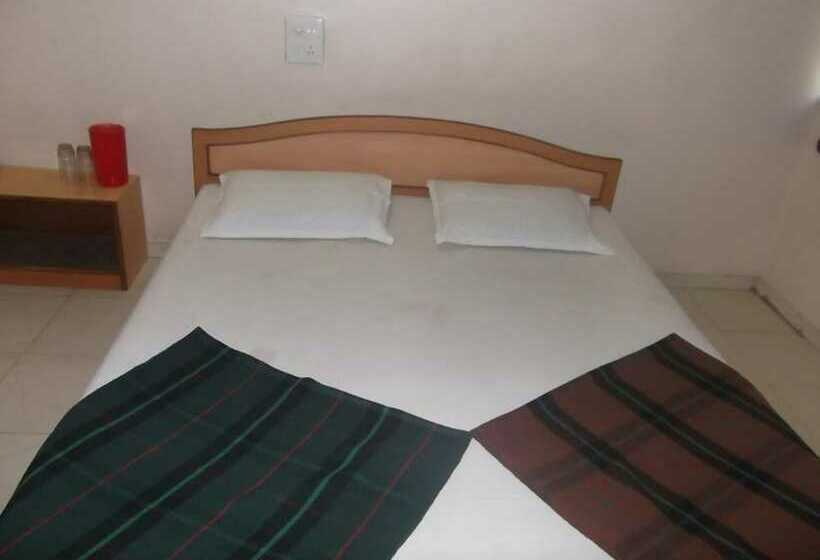 فندق Sahyadree Lodging