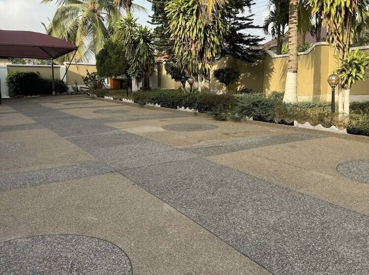 膳宿费 Larosa Executive Guest House