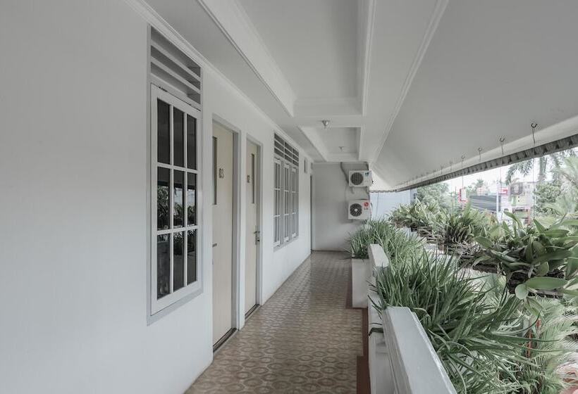 پانسیون Reddoorz Syariah Plus @ Banjarbaru