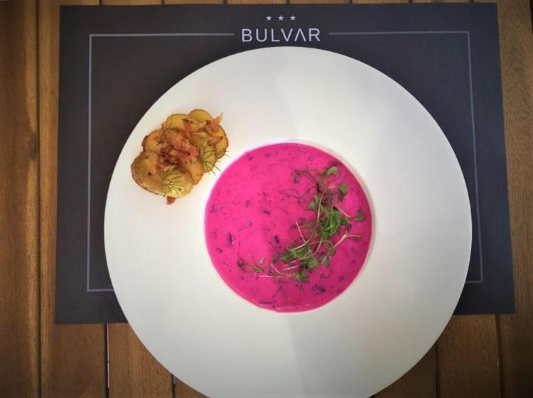 酒店 Bulvar