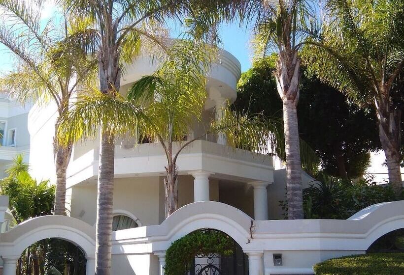 ペンション 115 On Beachy Head Drive Guest House