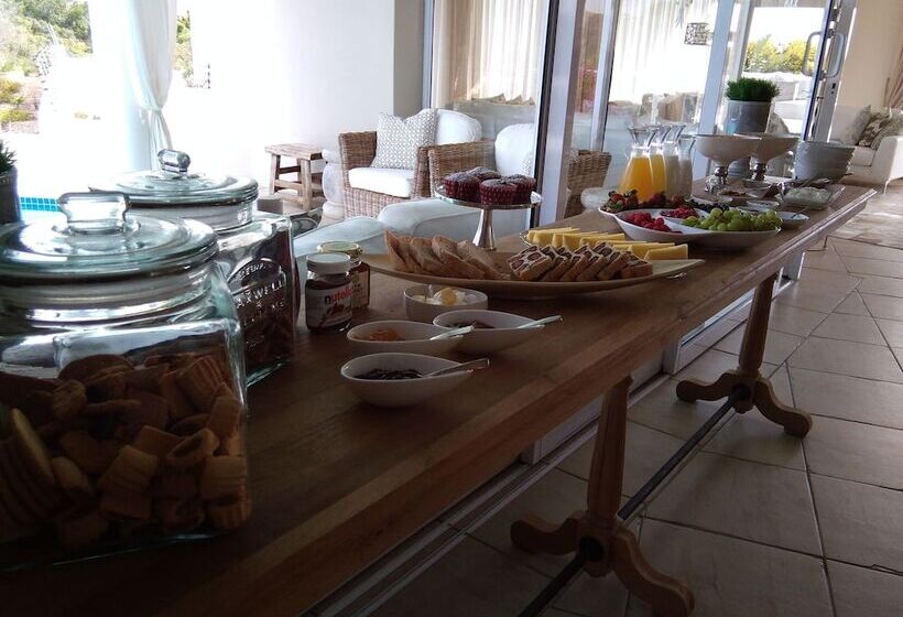 ペンション 115 On Beachy Head Drive Guest House