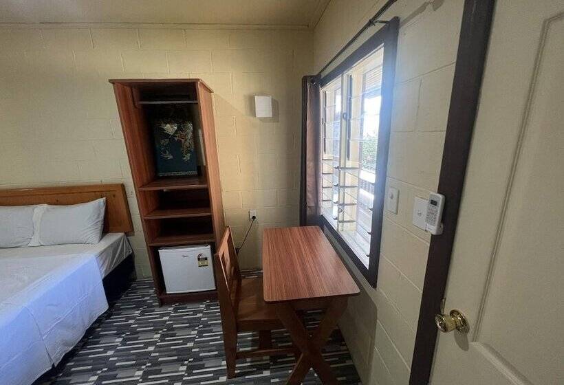 Transit Motel   Hostel