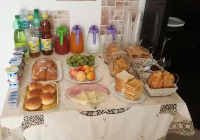 تختخواب و صبحانه Home La Kore