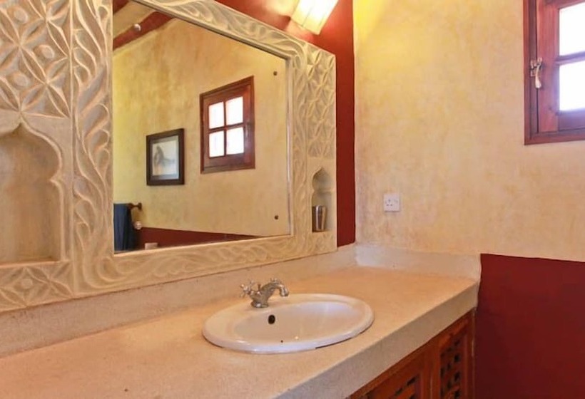 مسافرخانه Cestlavie Resort And Spa