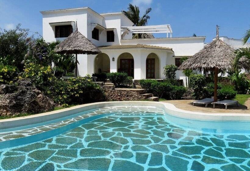 مسافرخانه Cestlavie Resort And Spa