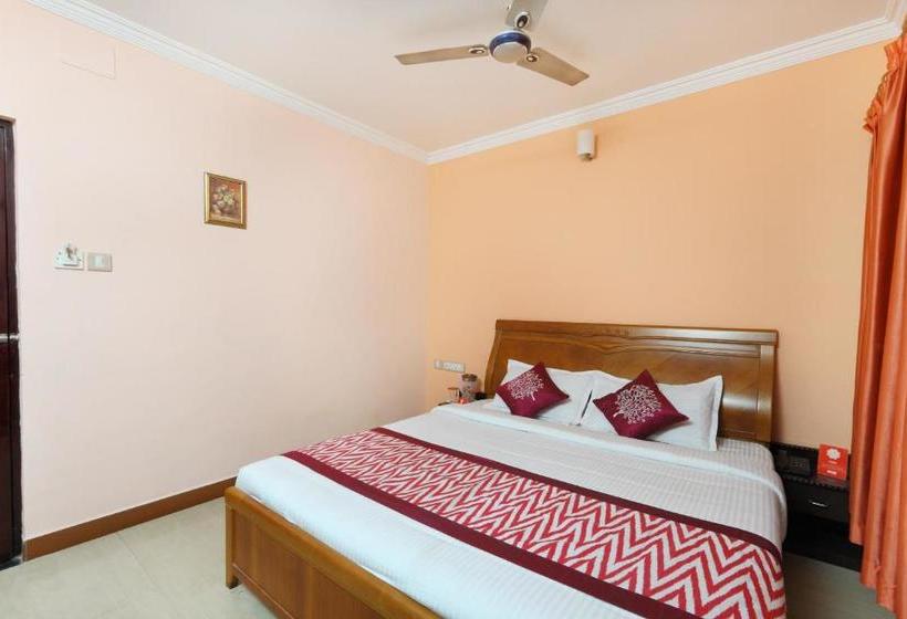 هتل Dreams Manor By Oyo Rooms