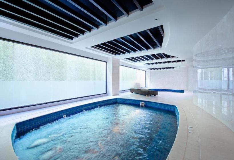 هتل The Trans Villa Bali
