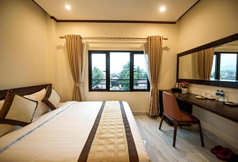 هتل Premier Vang Vieng