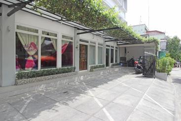 هتل Reddoorz Near Solo Balapan Station