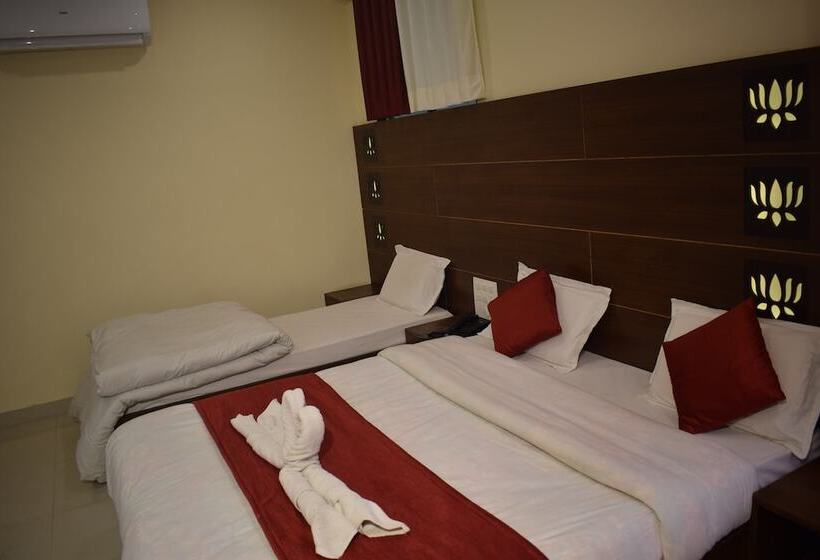 فندق Shree Pratham Milan