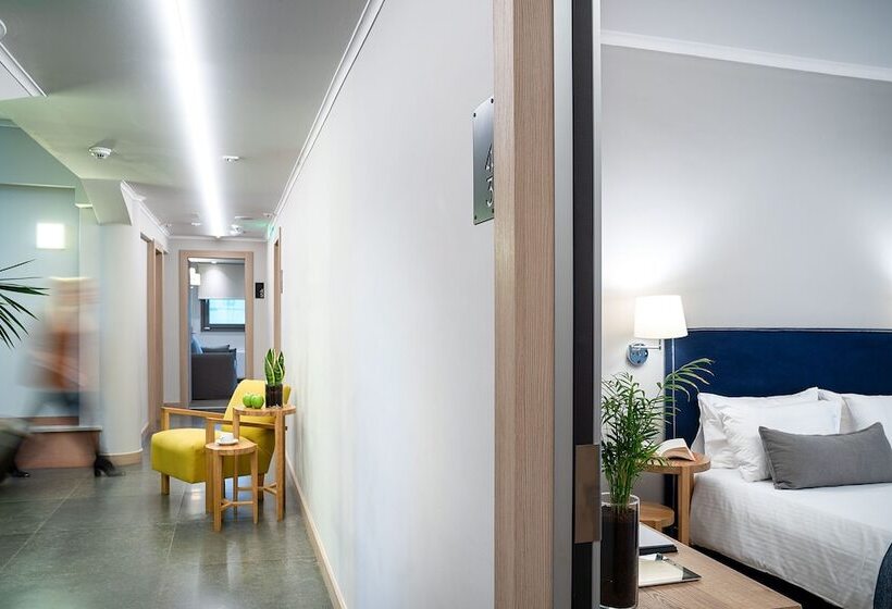 Chroma Fashions & Apartments