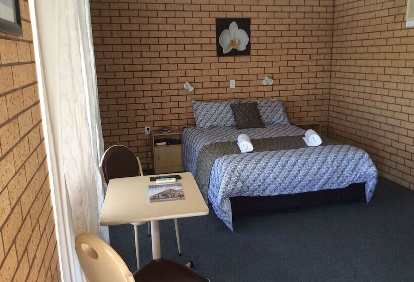 Cross Roads Motel