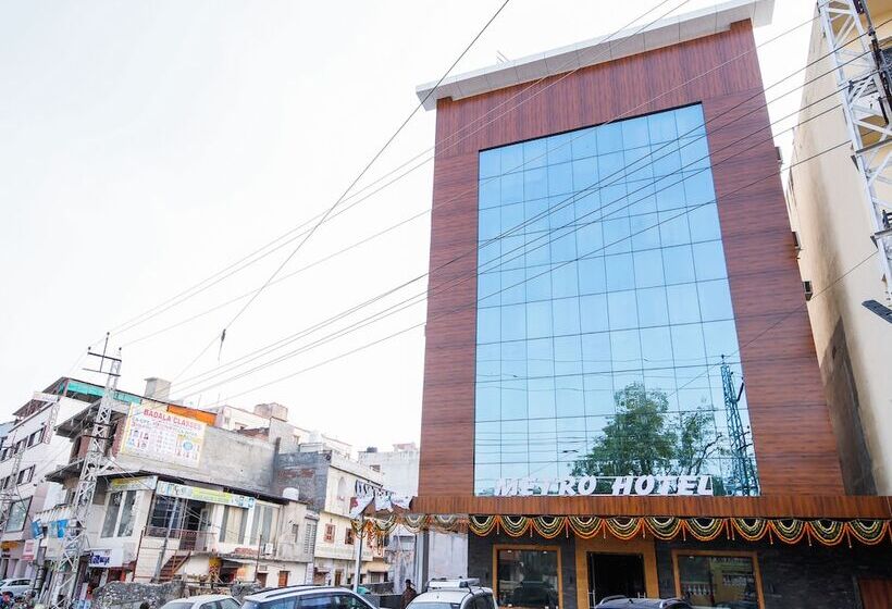 فندق Metro By Oyo Rooms