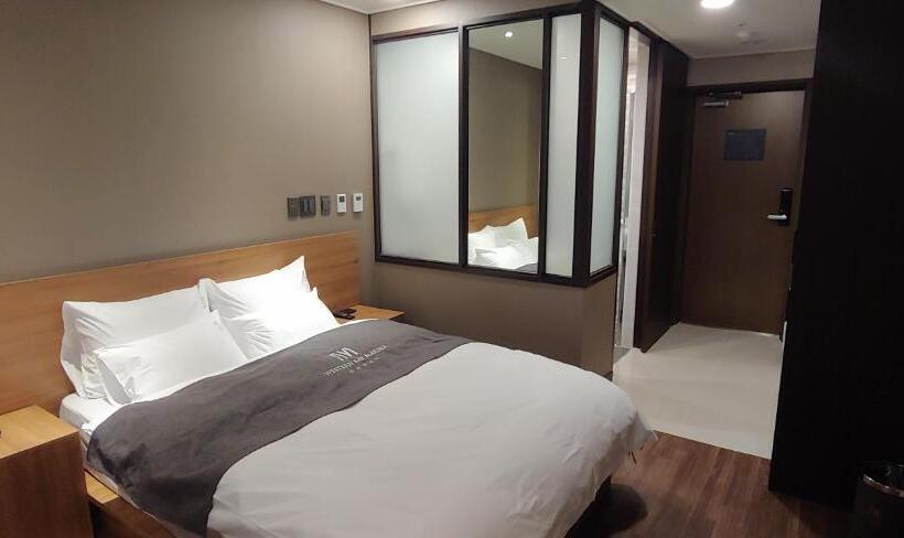 فندق Westernbay Marina