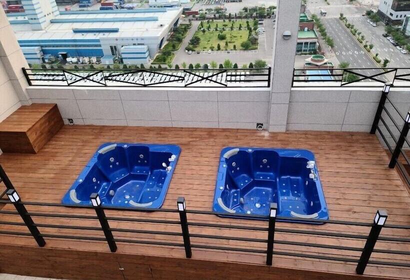 فندق Westernbay Marina