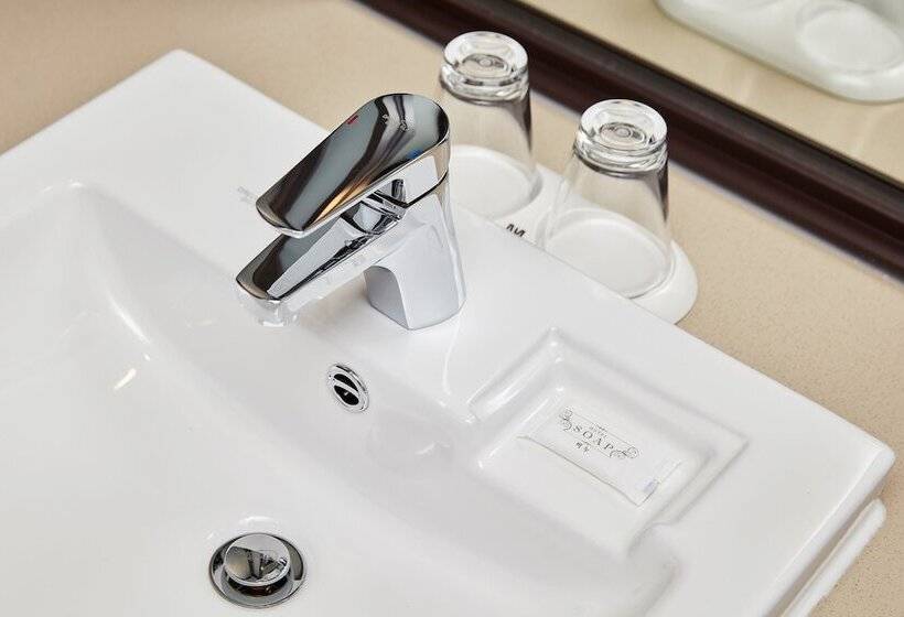 فندق Westernbay Marina