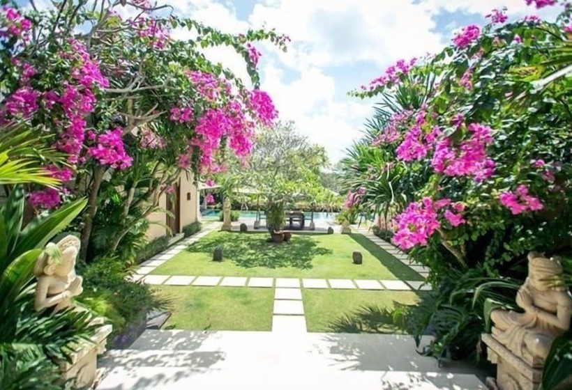 تختخواب و صبحانه Villa Pasraman Baghawan