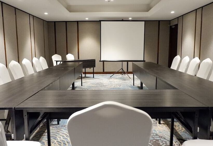 هتل Swiss Belresort Belitung