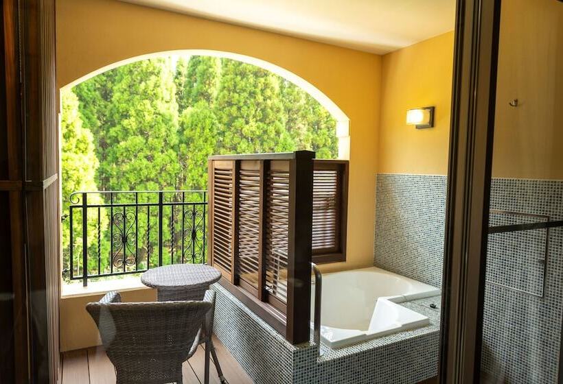 Отель La Vista Kirishima Hills