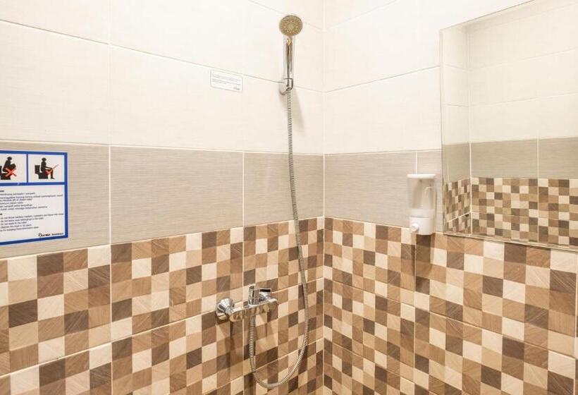 پانسیون Urbanview Darmo Residence Bandung