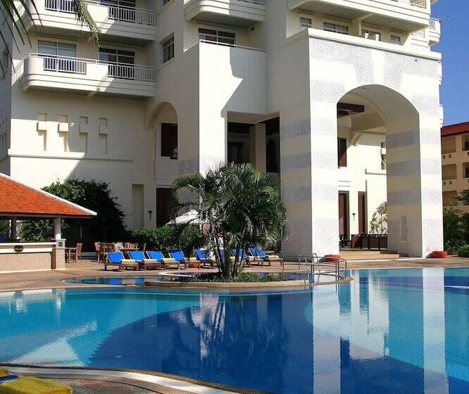 هتل Waterfront Suites Phuket By Centara