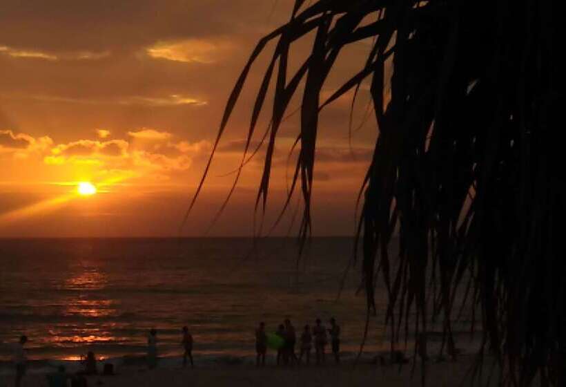 استراحتگاه Ramada By Wyndham Phuket Southsea