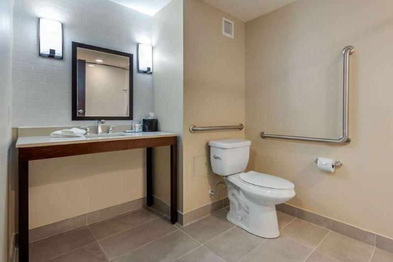 בית מלון כפרי Comfort Inn & Suites