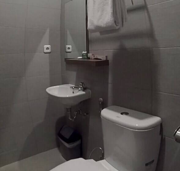 هتل Front One Cabin Malioboro Jogja