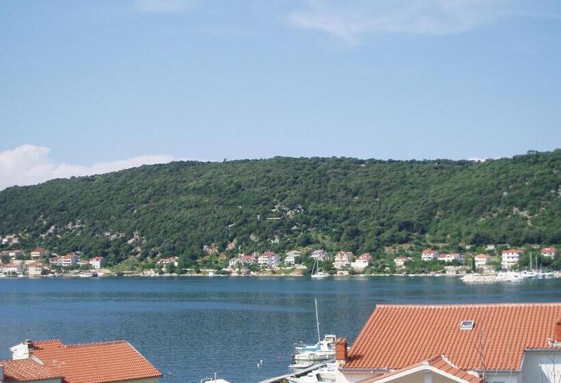 پانسیون Guesthouse Tariba