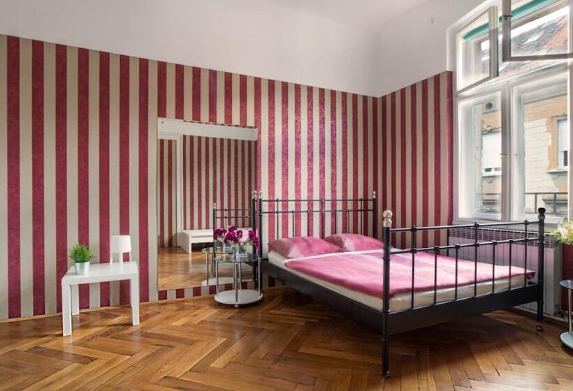 הוסטל Guesthouse Centar 2