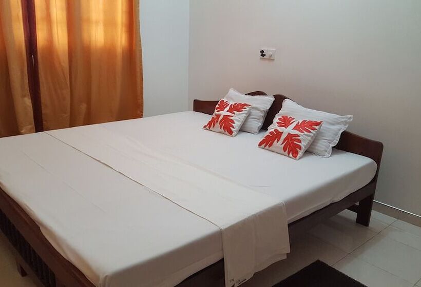 住宿加早餐  Kavindi Villa Aluthgama