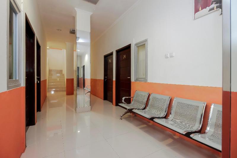 فندق Reddoorz Near Jalan Jendral Sudirman