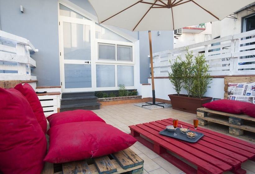 تختخواب و صبحانه City Pompei Accommodations