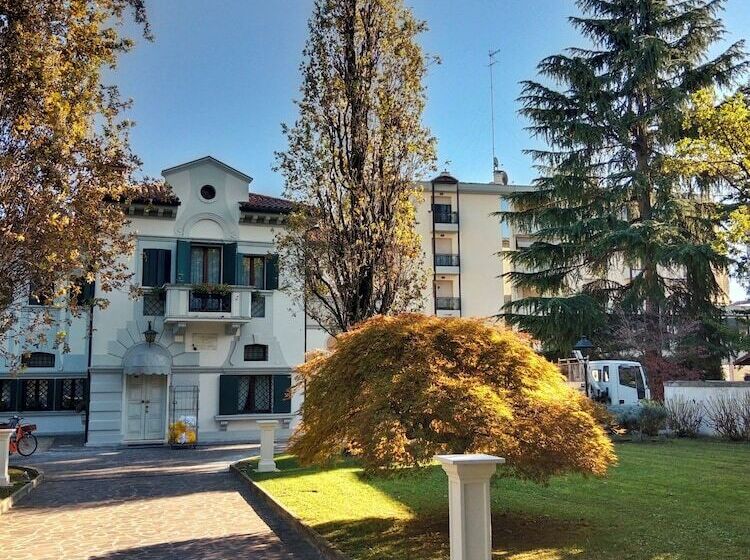 تختخواب و صبحانه Relais Toti Beb Bed E Breakfast