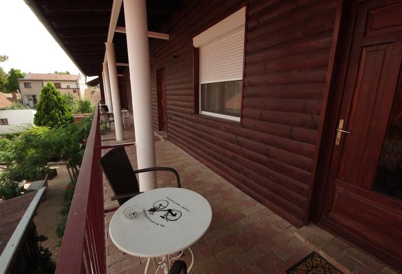 Пансион Guest House Romantika Panzio